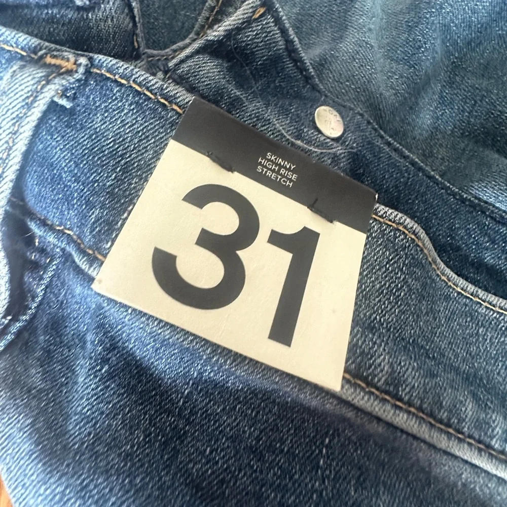 GAP Women’s Skinny Jeans Denim NWT - Picture 2 of 2